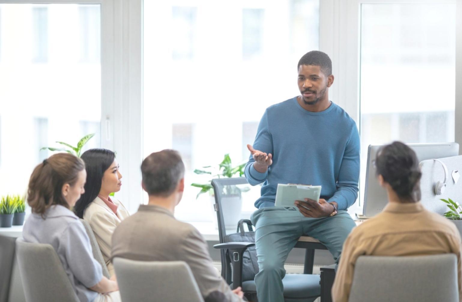 Sesión de trabajo colaborativo en eventos financieros gravoselith